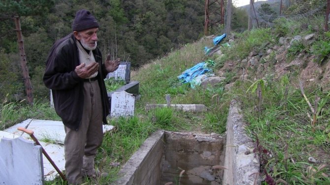 40 Yıl Önce Mezarını Yaptırdı Ama...