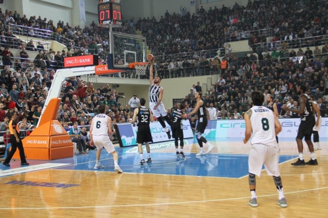 Beşiktaş Sakarya’da Kazandı