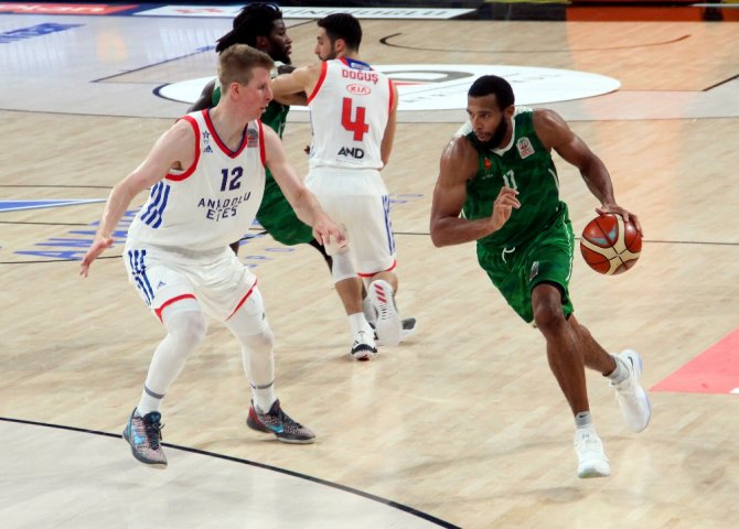 Anadolu Efes Zorlandı