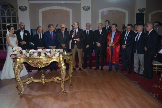 Beşiktaş Ve Trabzonspor Camiası Bu Nikahta Bir Araya Geldi