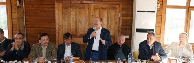 Gümrükçüoğlu, Ulaşım Dairesi Çalışanlarıyla Bir Araya Geldi