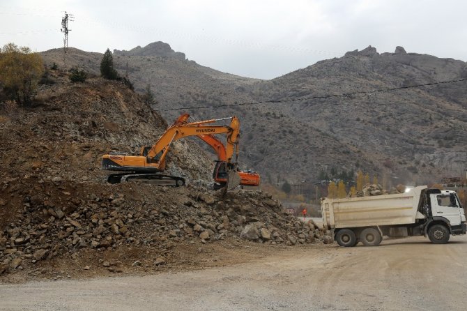 Gümüşhane Köy Yollarında Sıcak Asfalt Dönemi Başlıyor