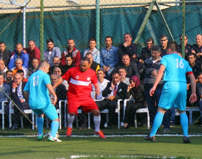 Efsaneler Mahkumlarla Maç Yaptı