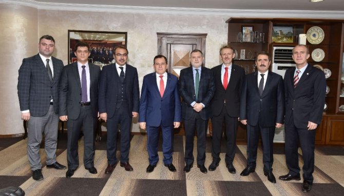 Başkan Hacısalihoğlu: “Trabzon-sochi Feribot Seferlerinin Yeniden Başlaması Konusunda Girişimler Yapılması Gerekiyor”