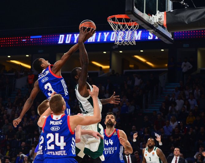 Euroleague’de Fener Galip, Efes Mağlup