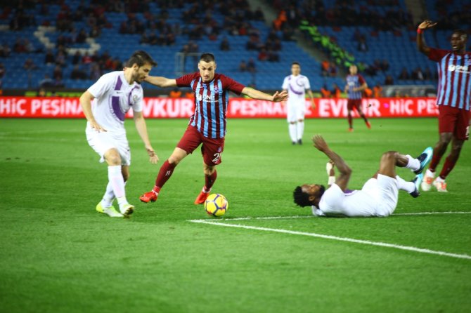 Trabzon’da İlk Yarıda Gol Düellosu