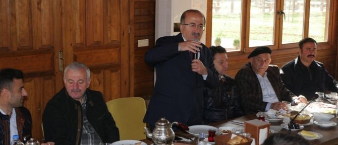 Başkan Gümrükçüoğlu, Belediye Çalışanlarıyla Bir Araya Geldi
