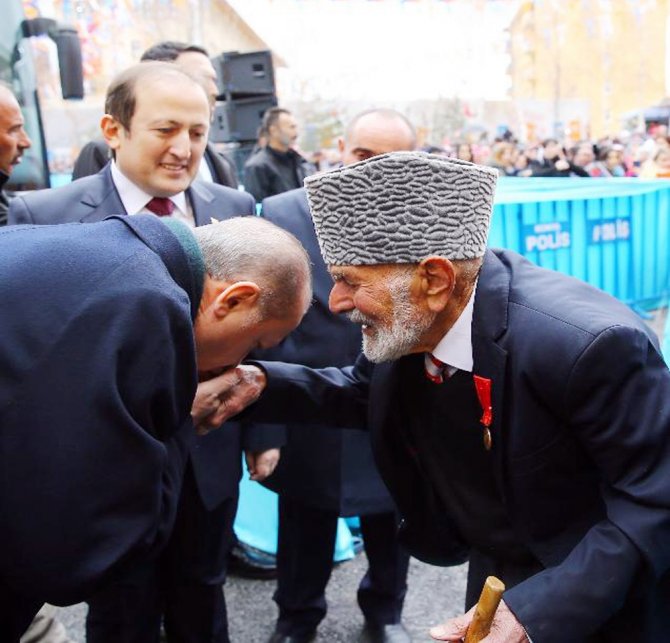 Cumhurbaşkanı’nın Elini Öptüğü Kore Gazisi Konuştu