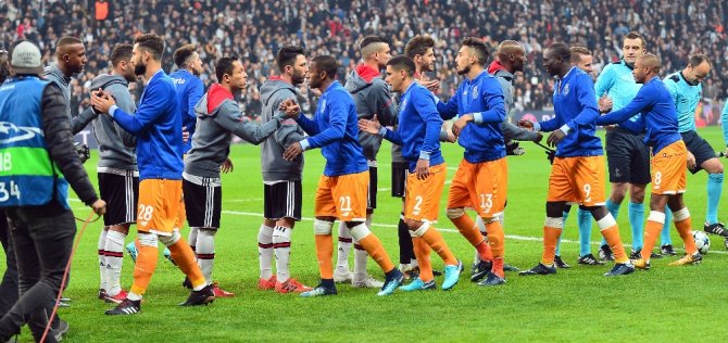 Dev Karşılaşmada 15 Dakikada Golsüz Geçti