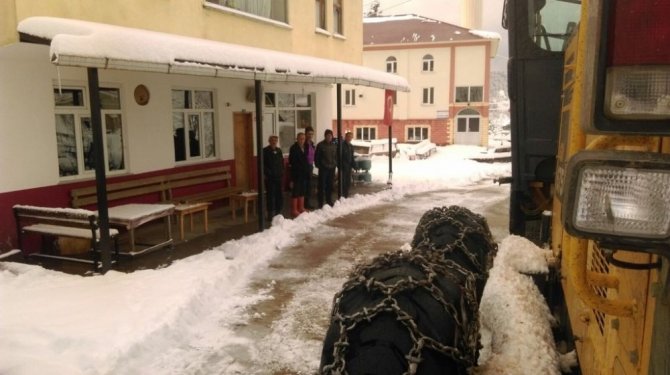Trabzon’un Yüksek Kesimlerinde Kar Kalınlığı 35 Cm’ye Ulaştı