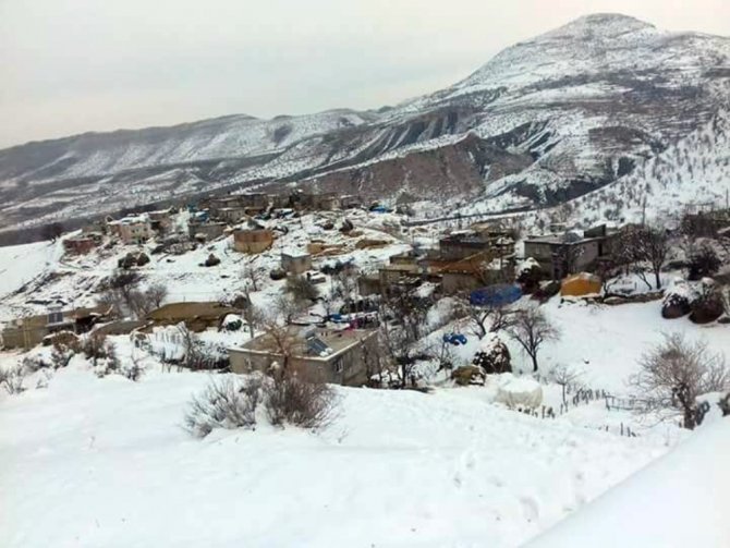 Hem Öğretmen Hem Hademe Hem De Anne