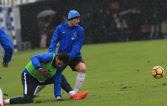 Trabzonspor, Yağmur Altında Çalıştı