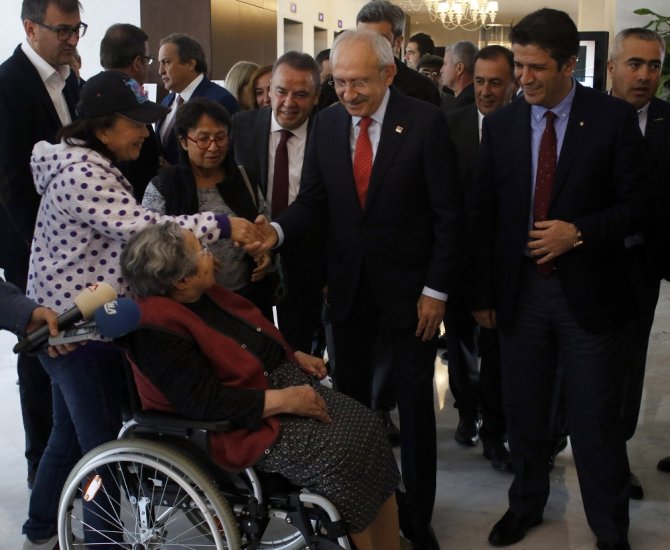 Kılıçdaroğlu, Turizmcilerle Görüştü