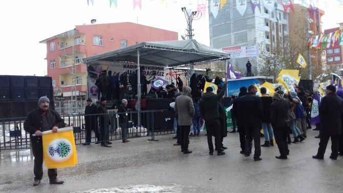 Hdp Mitinginde Meydan Boş Kaldı