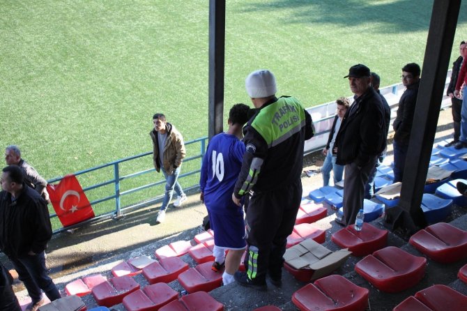 Taraftara Kızdı, Forması İle Tribüne Çıktı