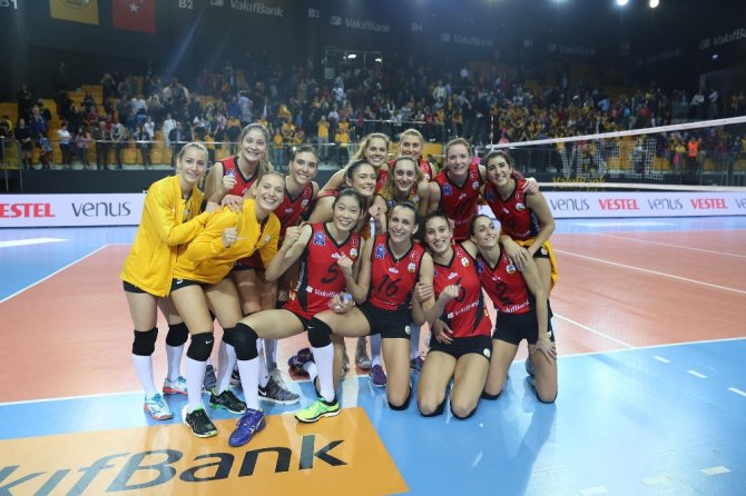 Vakıfbank, Fenerbahçe’yi 3-1 Mağlup Etti