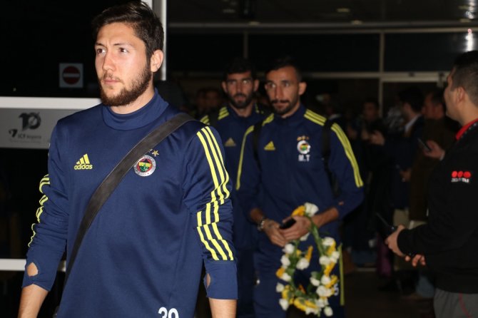 Fenerbahçe’ye Antalya’da Coşkulu Karşılama