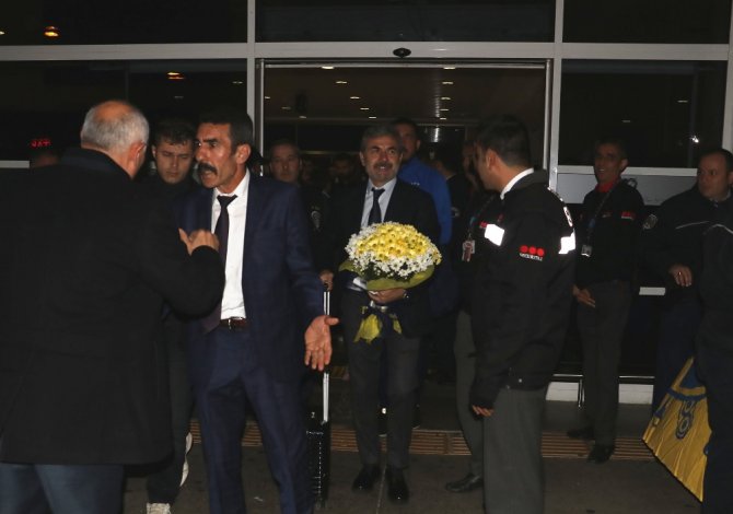 Fenerbahçe’ye Antalya’da Coşkulu Karşılama