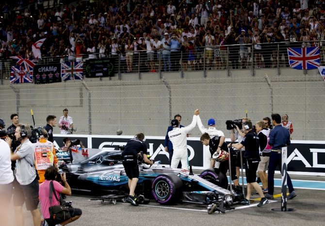 Mercedes Amg Petronas Şampiyonayı Duble İle Bitirdi