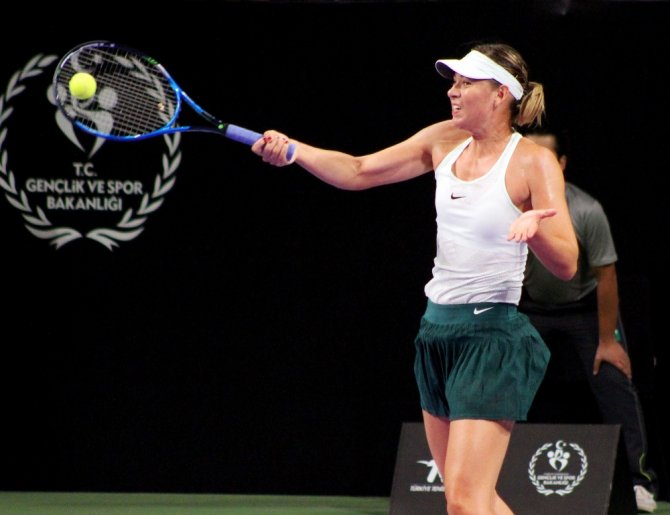 Sharapova Çağla’ya Set Vermedi