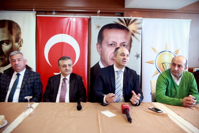 Ak Partili Yılmaz Basın Mensupları İle Bir Araya Geldi