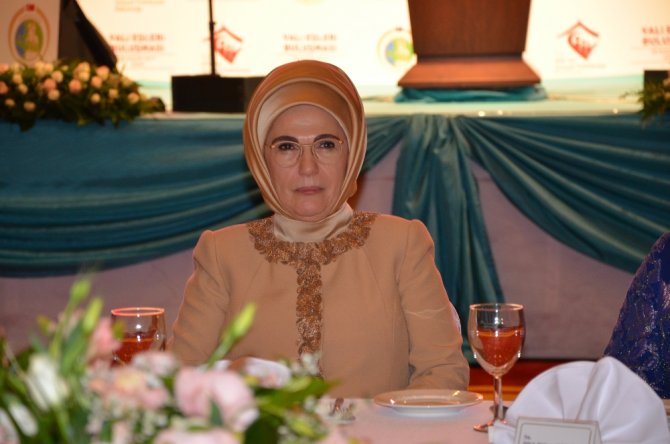 Emine Erdoğan Vali Eşleri İle Buluştu