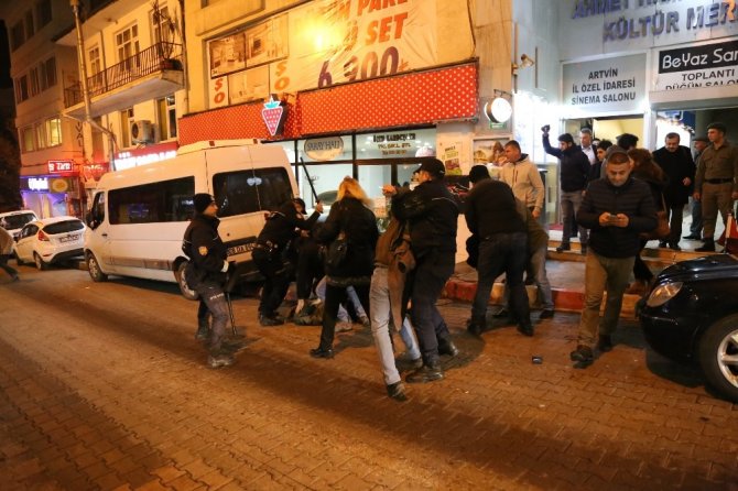Artvin’de Vakfın Programını Protestoda 10 Kişi Gözaltına Alındı