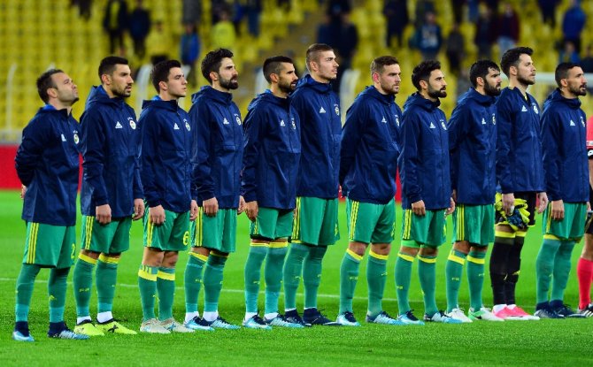 İlk Yarı Fenerbahçe’nin Üstünlüğüyle Bitti