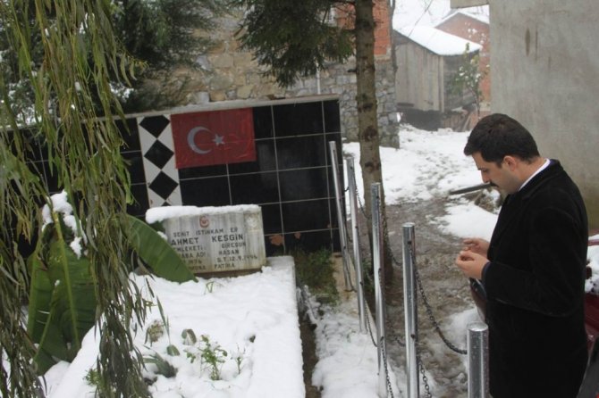 Giresun’un Espiye İlçe Kaymakamı Şehit Ailelerini Ziyaret Etti. Mehmetçik İle Yemekte Buluştu