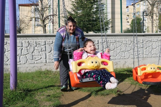 Yüzde 96 Engelli: Minik Elif Yardım Bekliyor