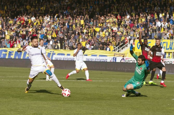 Ankaragücü Liderlik Koltuğuna Oturdu