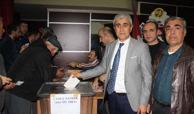 Chp’li Başkana Eski Başkandan Yumruk