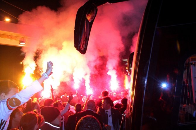 Beşiktaş’a Coşkulu Karşılama