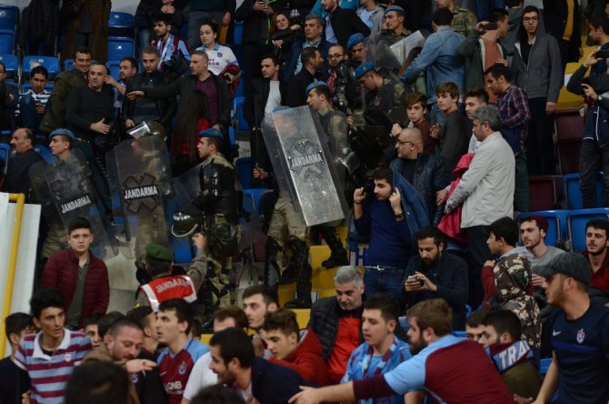 Trabzonspor - Fenerbahçe Maçında Gerginlik