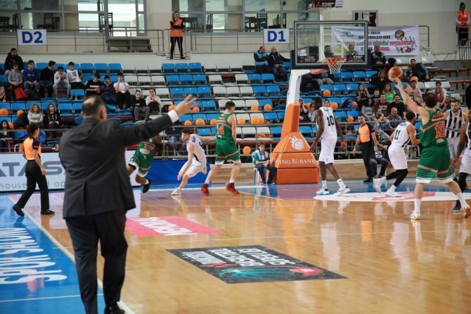Sakarya Banvit’i Devirdi