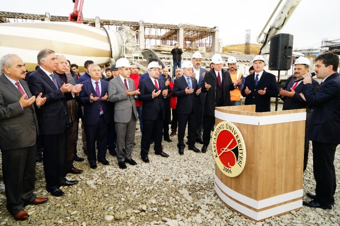 "Abd Güçlü Değil Aciz Bir Devlettir"