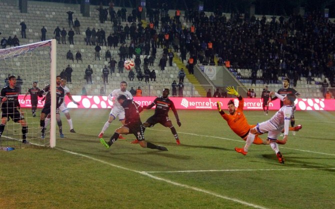 Erzurumspor İle Manisaspor Yenişemedi