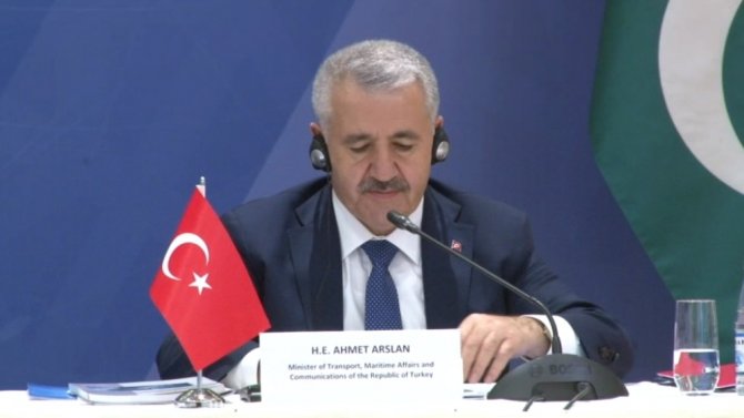 Bakan Arslan Bakü’de Konuştu