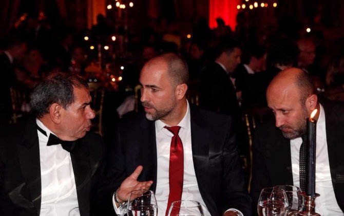 Galatasaray "Engelleri Aşıyor"