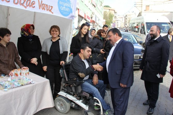 Artvin’in ‘Engel Tanımayan’ Öğrencilerinden Kurabiye İkramı