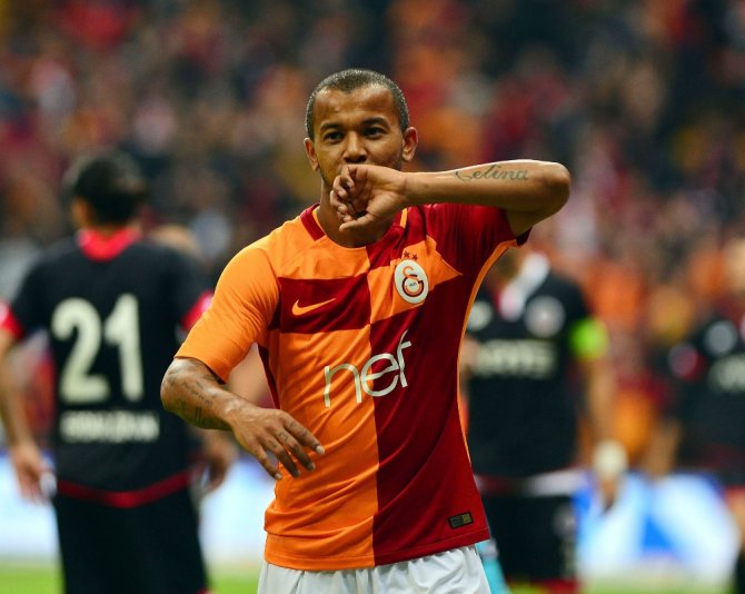 Galatasaray’da Defans, Orta Sahadan Daha Çok Attı