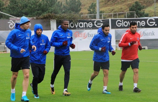 Trabzonspor Yağmur Altında Çalıştı