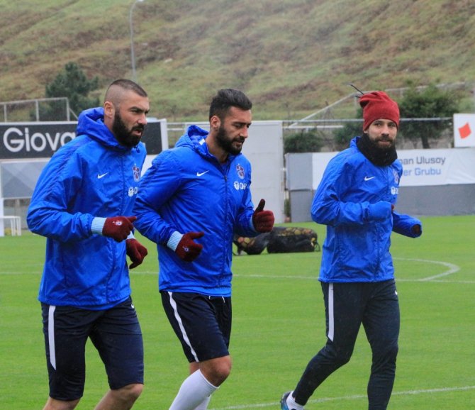 Trabzonspor Yağmur Altında Çalıştı