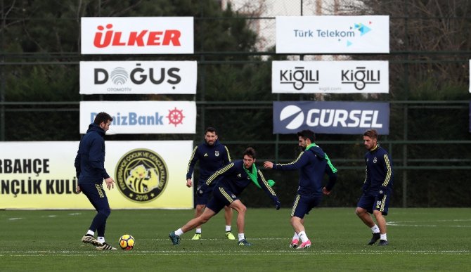 Fenerbahçe, Bursaspor Mesaisini Sürdürdü