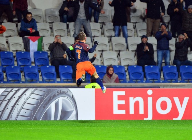 İlk Yarı Başakşehir’in Üstünlüğüyle Bitti