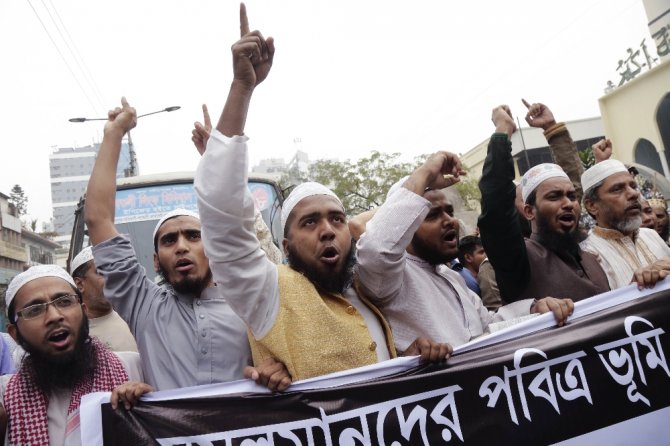 Bangladeş Halkı Sokaklarda