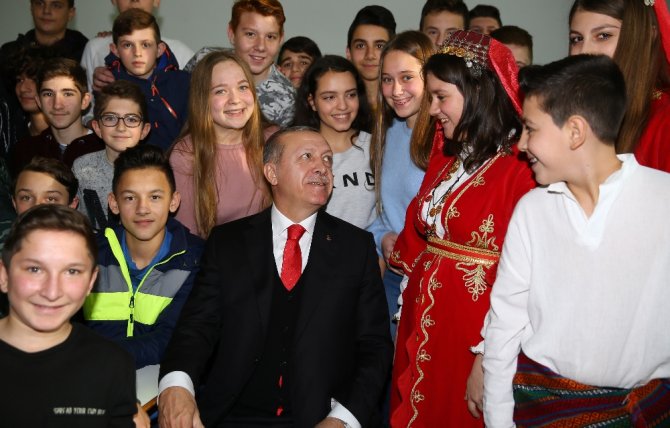 Cumhurbaşkanı Erdoğan’dan Celal Bayar Lisesi’ne Ziyaret