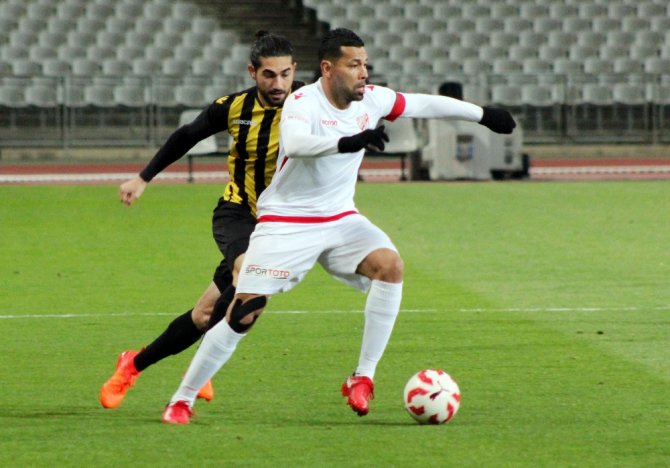 İstanbulspor 3 Puanı Tek Golle Aldı