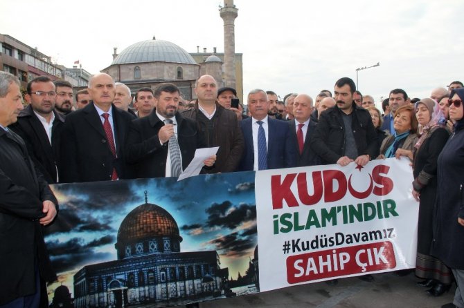 Giresun’da Cuma Namazı Çıkışı ’Kudüs’ Protestosu İ