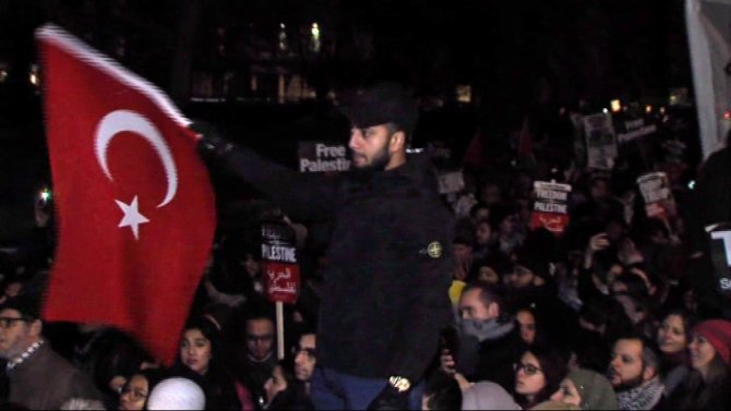 Londra’da Türk Bayraklı ’Kudüs’ Protestosu